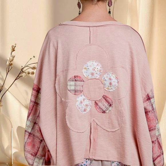 POL Pink Daisy Flower Top | Bohemian Shirt with Plaid Sleeves - Picture 4 of 7